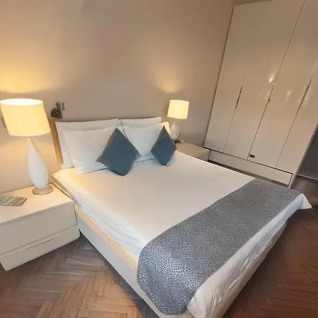 Realty Company Trevi Appartement