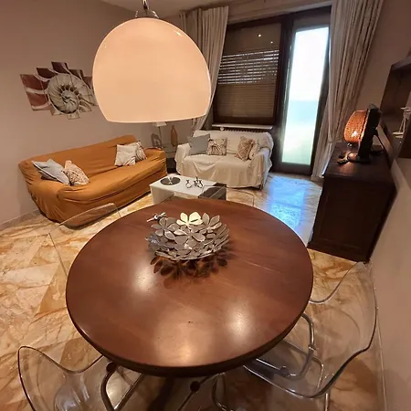 Realty Company Trevi Appartement